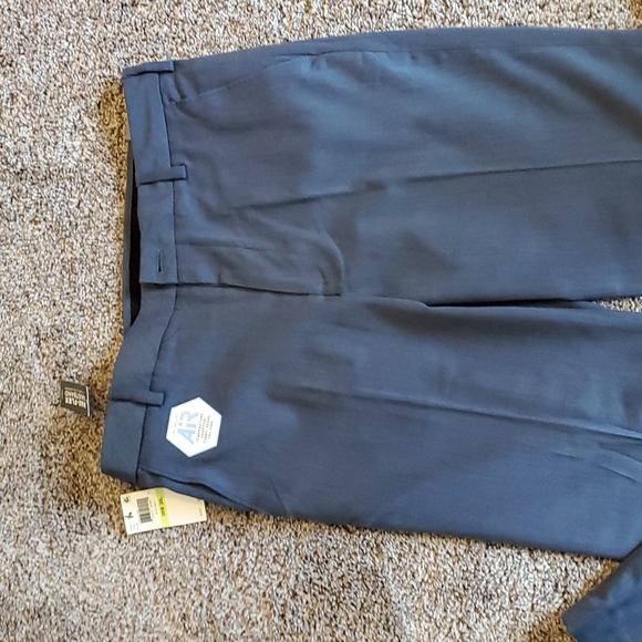 NWT Van Heusen slacks - Picture 3 of 4
